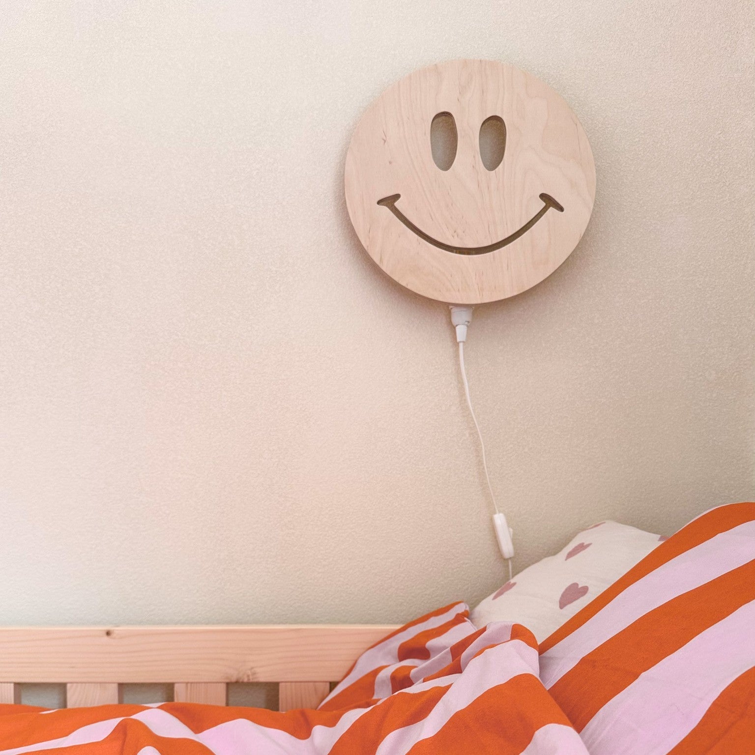 Hölzerne Wandleuchte Kinderzimmer | Smiley - natur Wandleuchte toddie.de ®