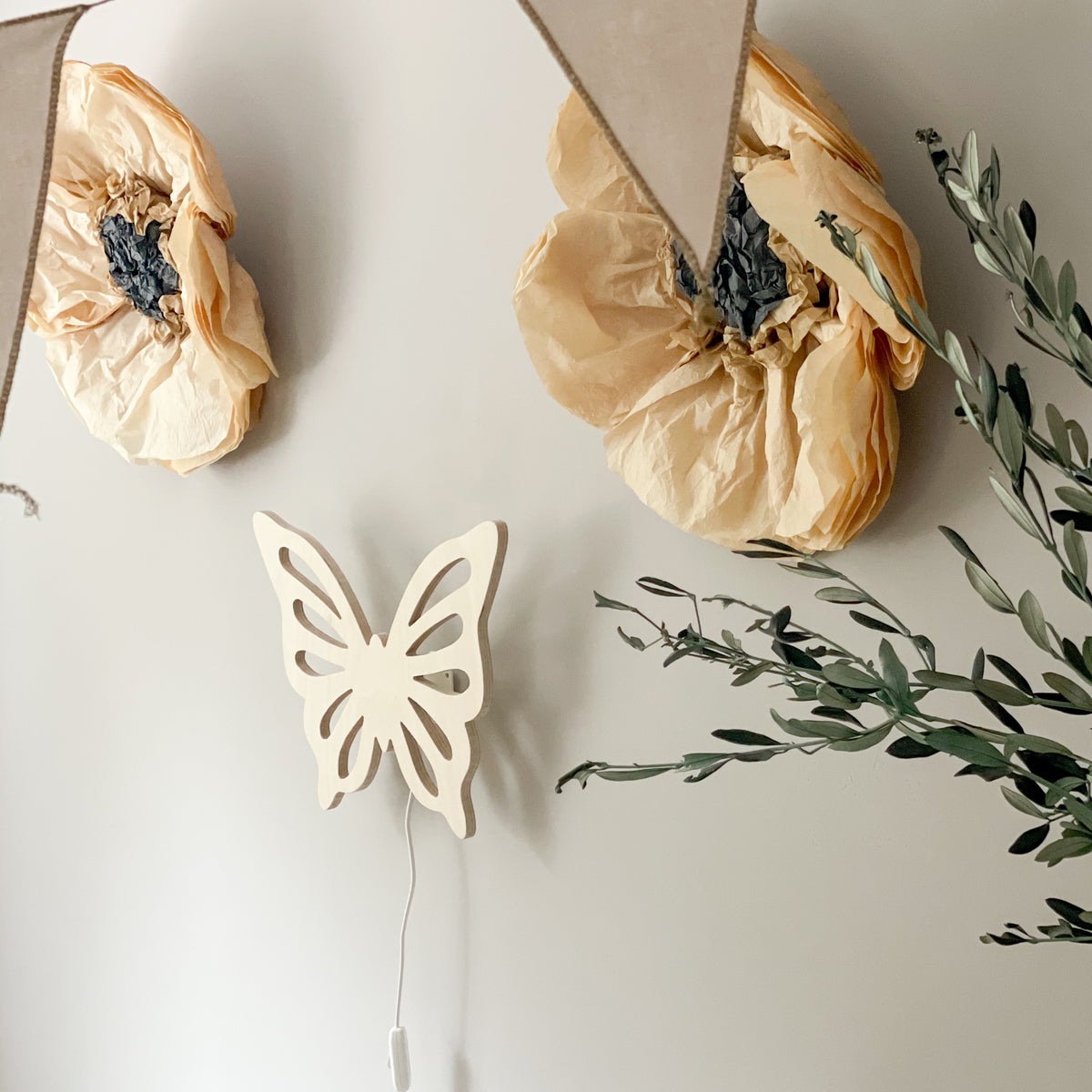 Houten wandlamp kinderkamer | Vlinder - blank - toddie.nl ®