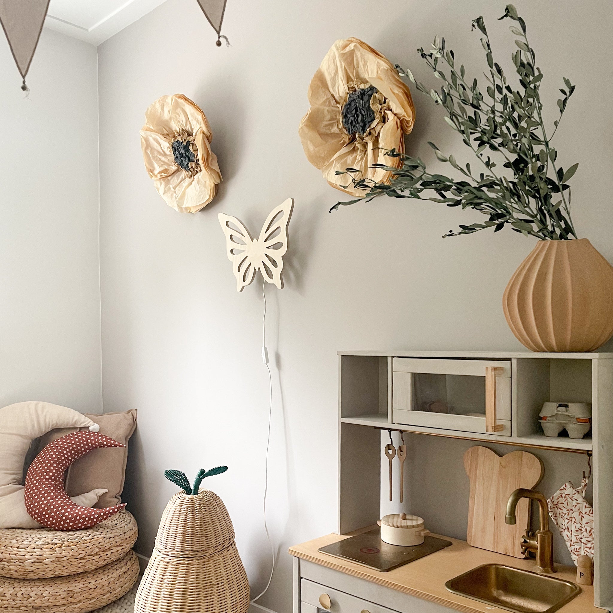 Hölzerne Wandleuchte Kinderzimmer | Schmetterling - natur Wandleuchte toddie.de