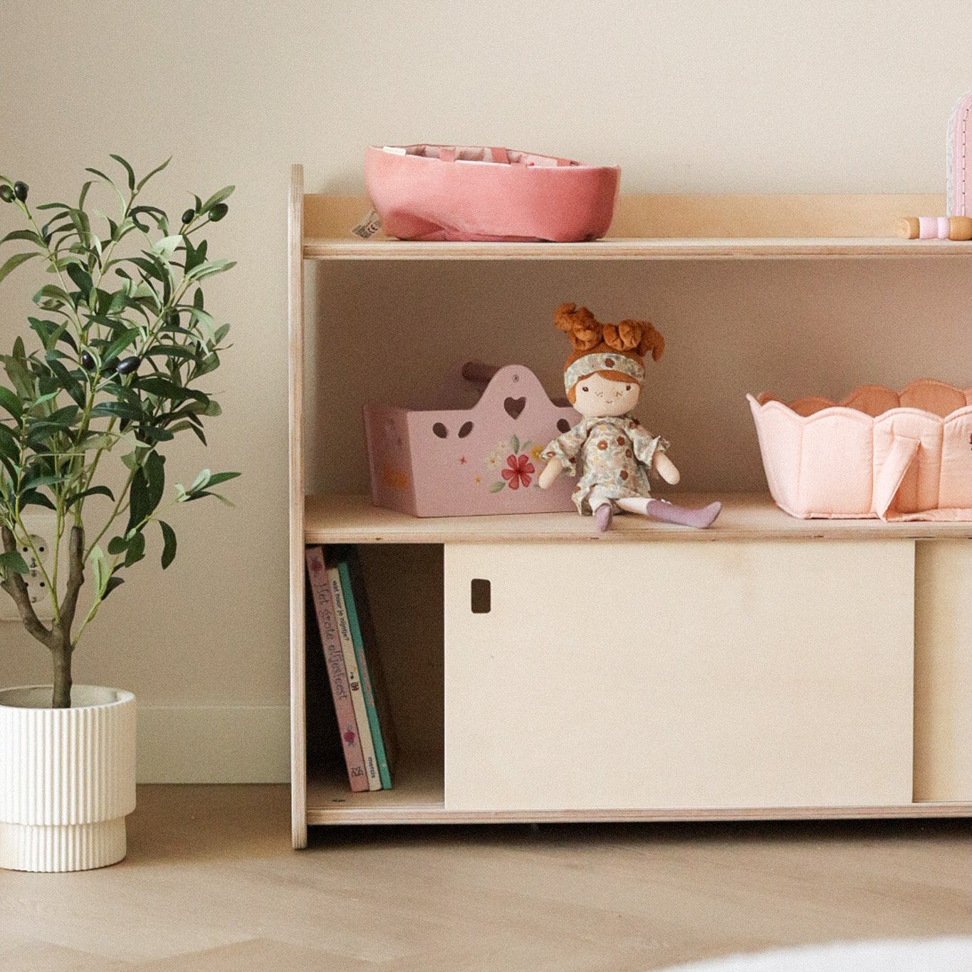 Jollie Montessori Spielzeugschrank mit Schiebetüren | Bücherregal 3 regale - natur toddie.de ®