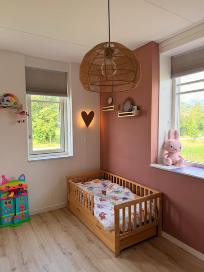Wandleuchte aus Holz für das Kinderzimmer | Herz – Terra-Rosa