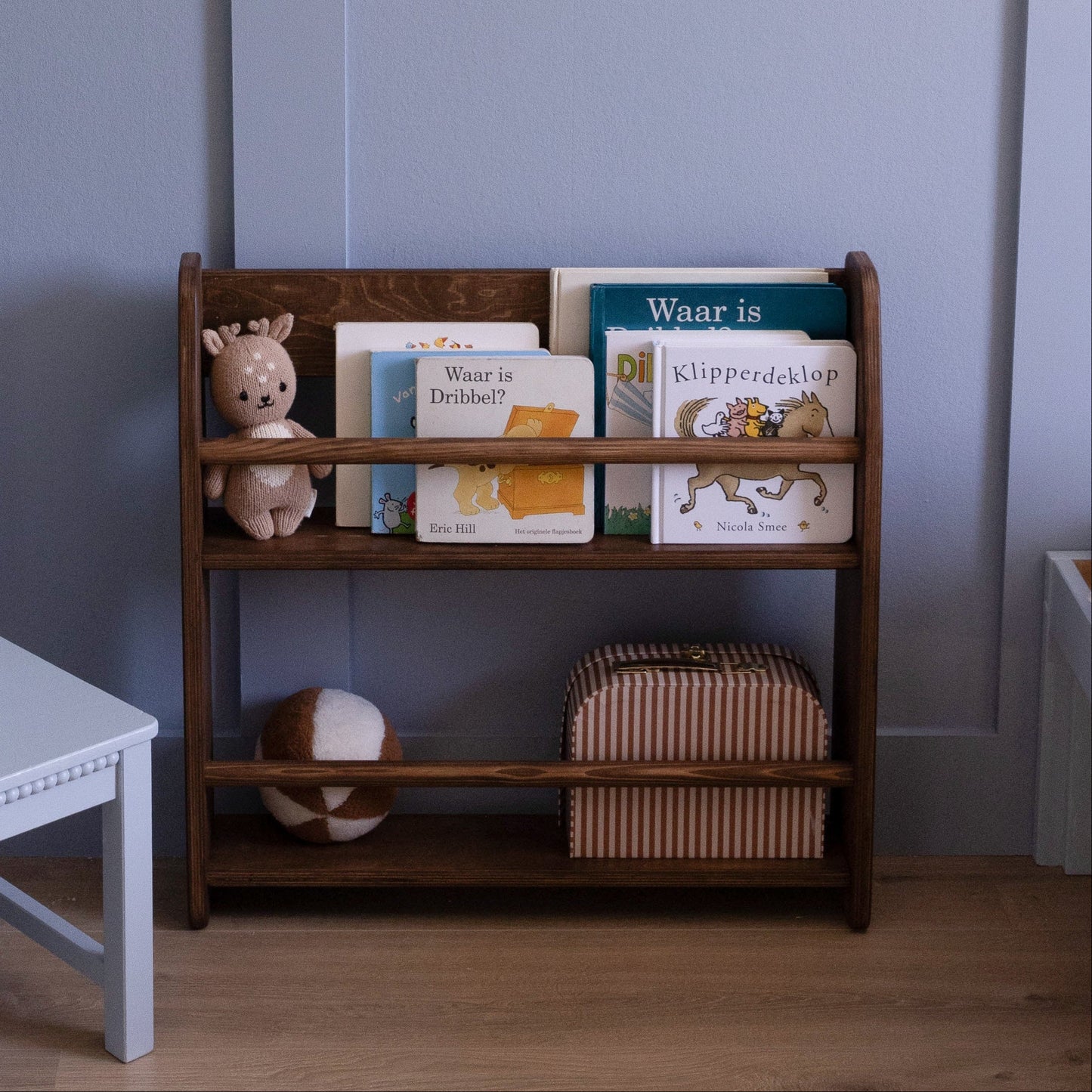 Shelfie Montessori Bücherregal für das Kinderzimmer | 2 Regalböden – Wengé, gebeizt