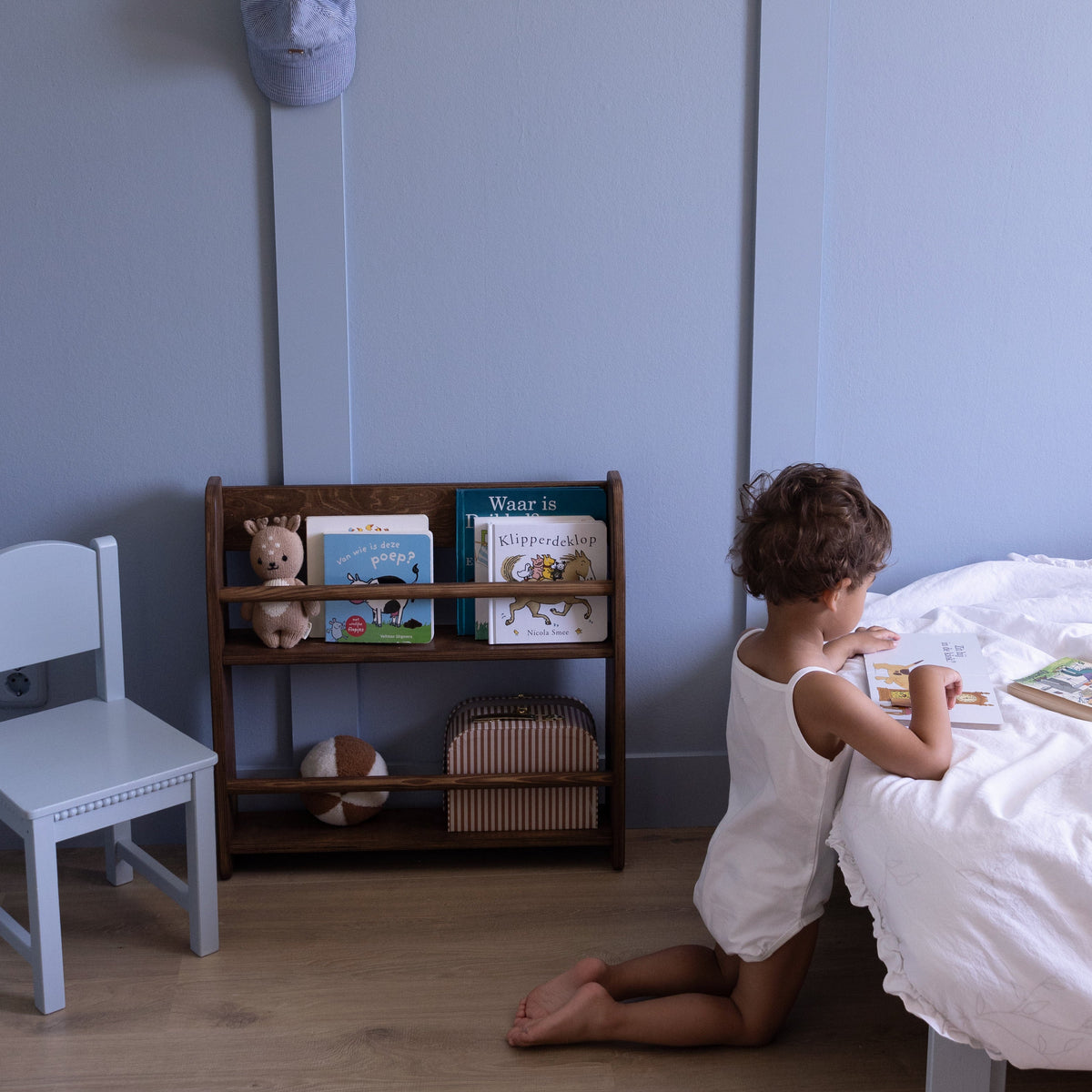 Shelfie Montessori Bücherregal für das Kinderzimmer | 2 Regalböden – Wengé, gebeizt